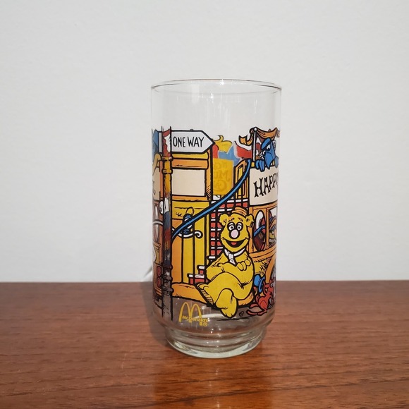 VINTAGE 1981 MCDONALD'S THE GREAT MUPPET CAPER‎ GLASS - HAPPINESS HOTEL - Picture 4 of 5